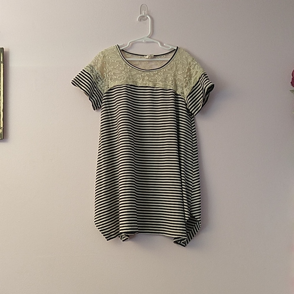 Striped lace front tee shirt